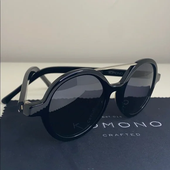 Komono New Vivien Glossy Black Sunglasses